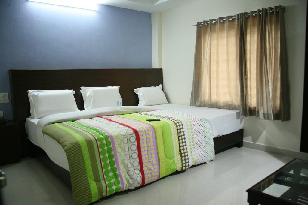 Kvp Inn Tirupati Phòng bức ảnh