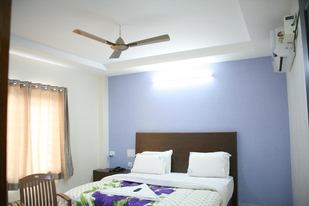 Kvp Inn Tirupati Phòng bức ảnh