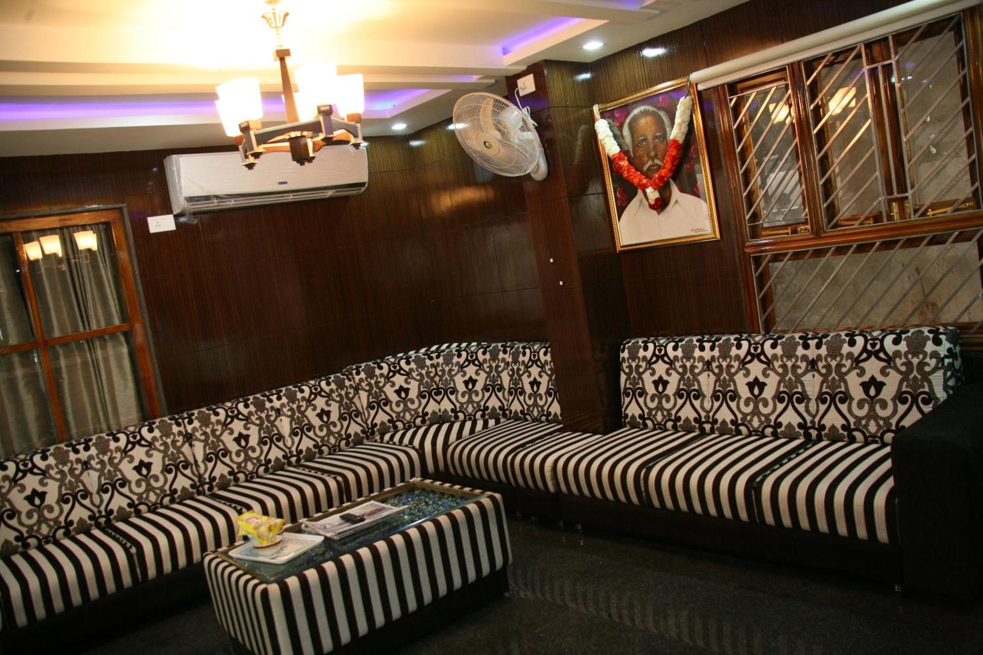 Kvp Inn Tirupati Ngoại thất bức ảnh